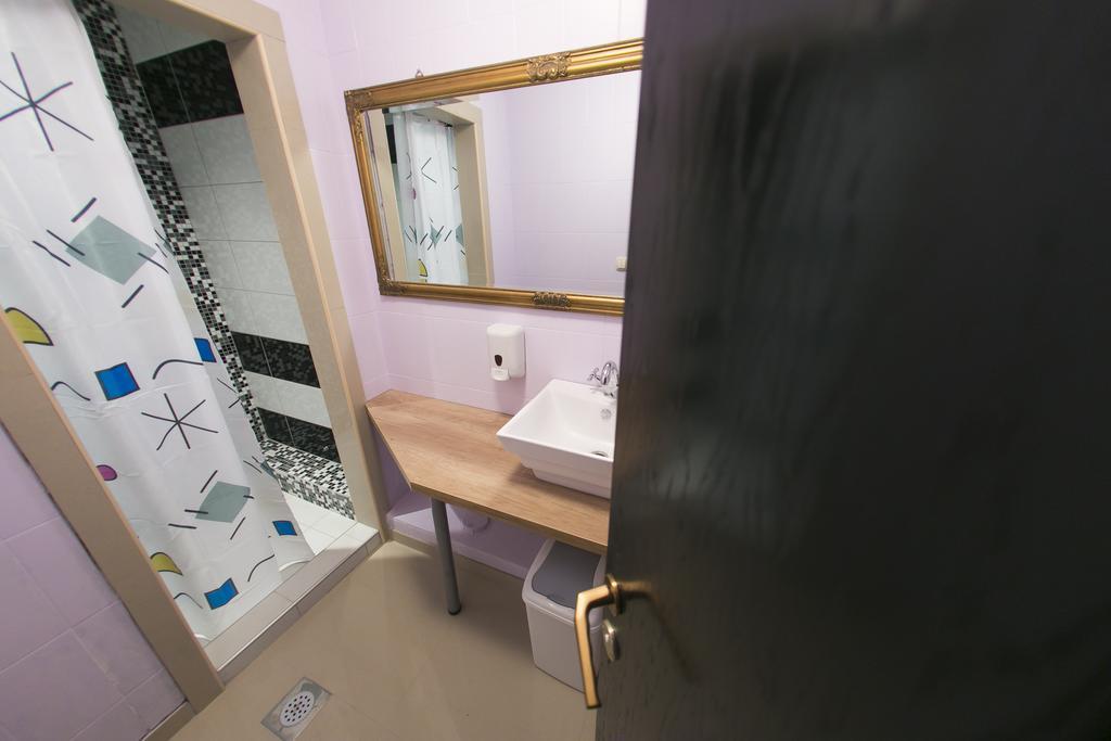City Hostel โตรกีร์ ภายนอก รูปภาพ