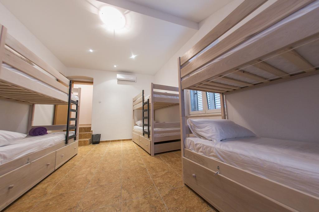 City Hostel โตรกีร์ ห้อง รูปภาพ