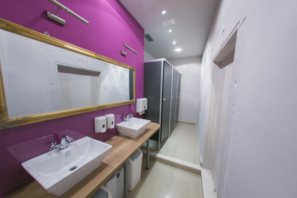 City Hostel โตรกีร์ ภายนอก รูปภาพ